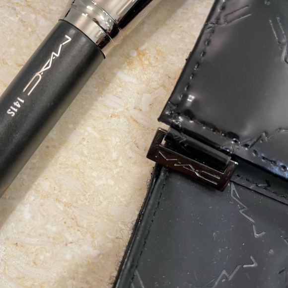 Wallet size Mac Make up and brush holder - Picture 14 of 15